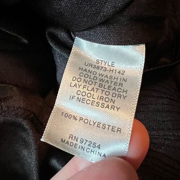 NWT! One clothing black romper. Size large - Picture 9 of 9